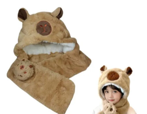 Gorro de peluche con bufanda Capybara