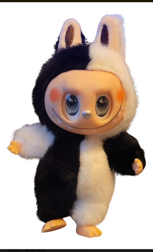 Labubu blanco y negro
